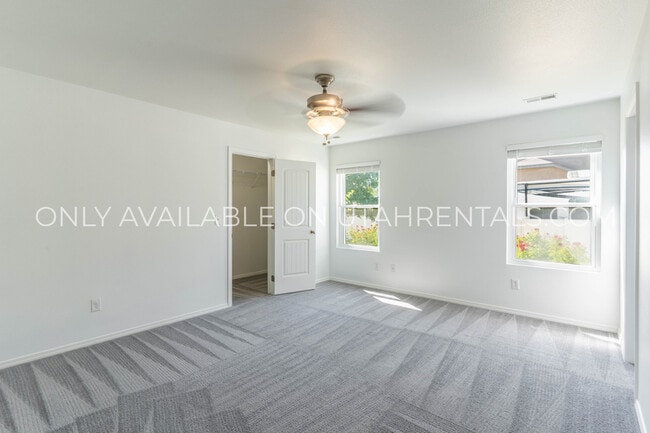 Building Photo - 1139 1325 S