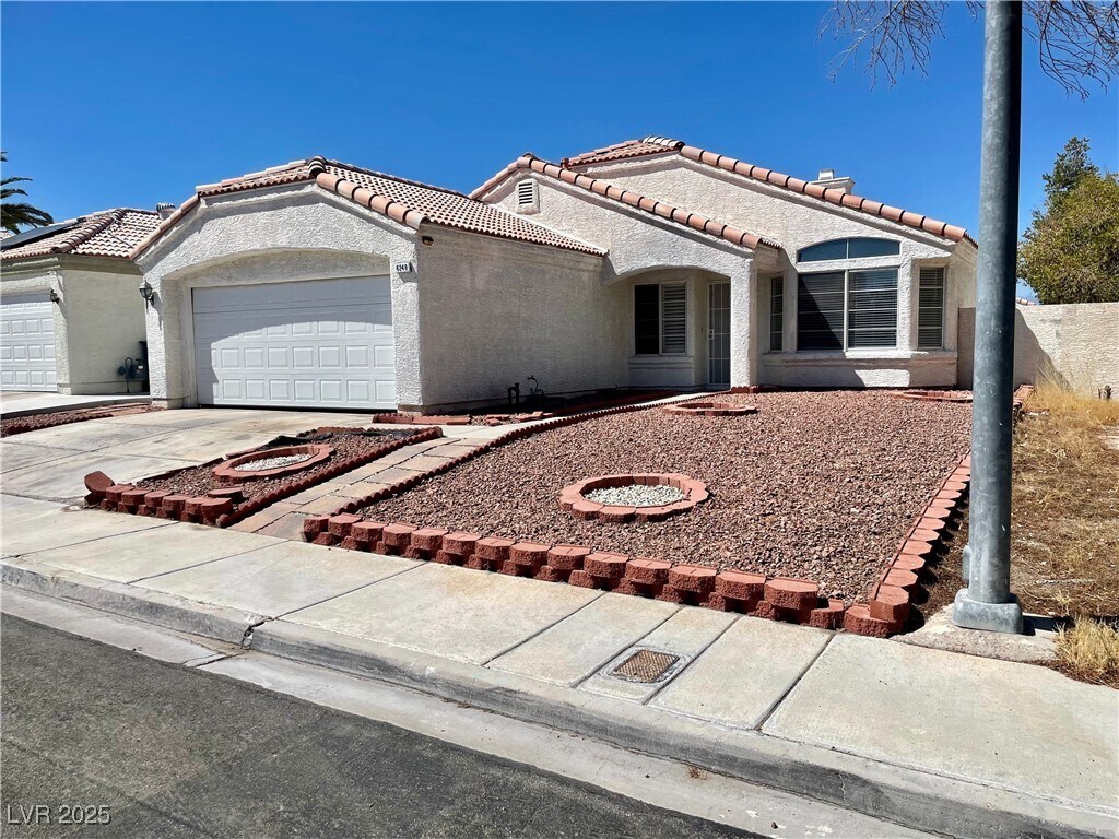 Foto principal - 6248 Small Point Dr