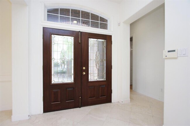 Building Photo - 3011 Bonnebridge Way Blvd
