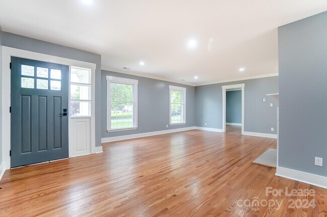 Building Photo - 300 Wingrave Dr