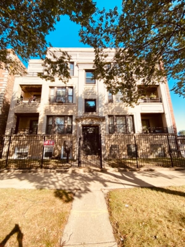 Building Photo - 4147 S Prairie Ave