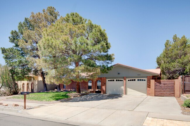 Foto del edificio - Amazing 3 Bedroom in the Academy Neighborhood