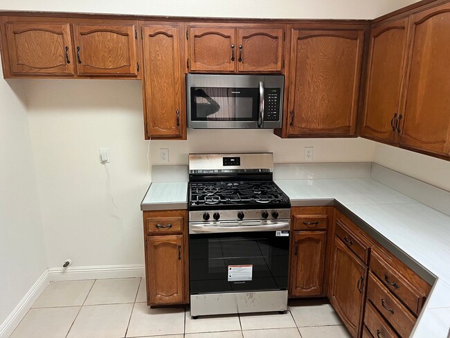 Building Photo - 5400 Tupper Ct