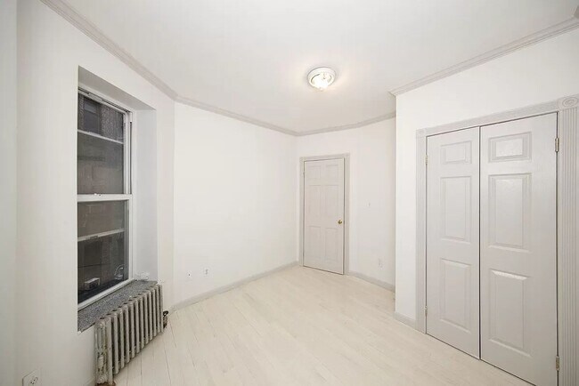 Building Photo - 552 Broome Street