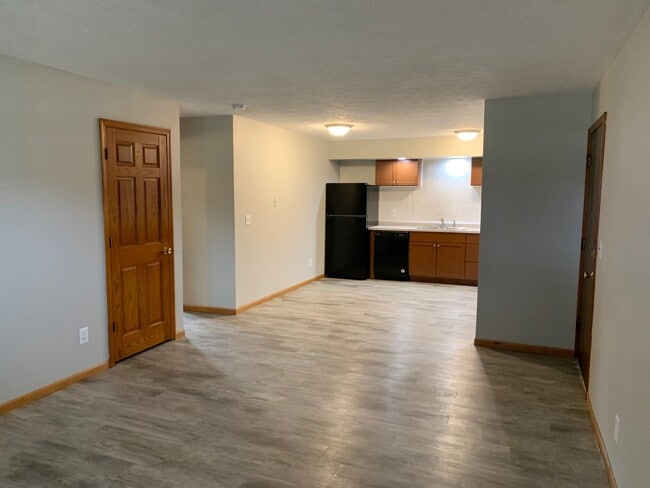 Building Photo - 703 Fairmont Dr
