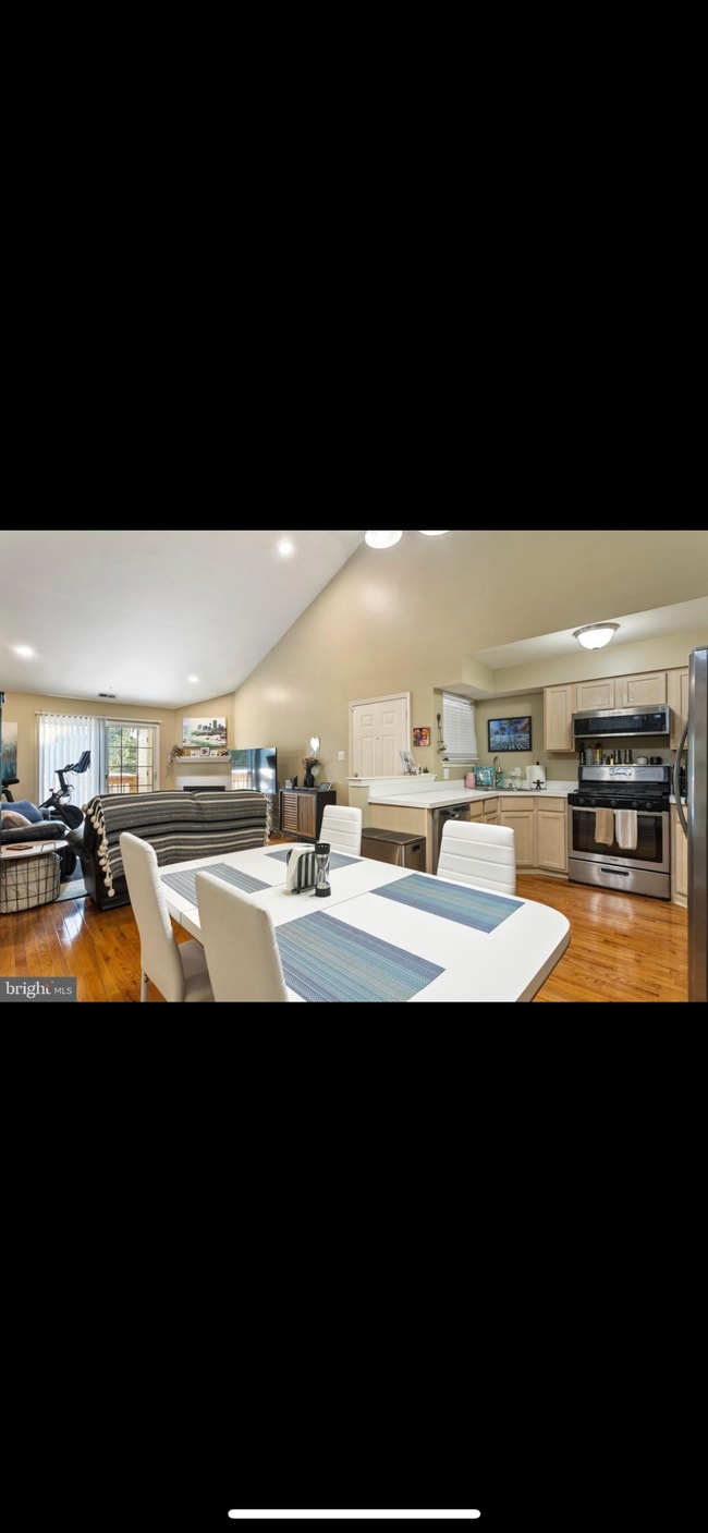 Building Photo - 1325 Tristram Cir