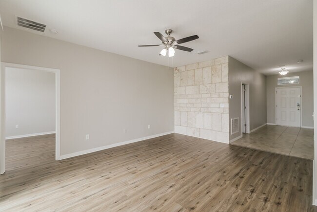 Building Photo - 30686 Satinleaf Run