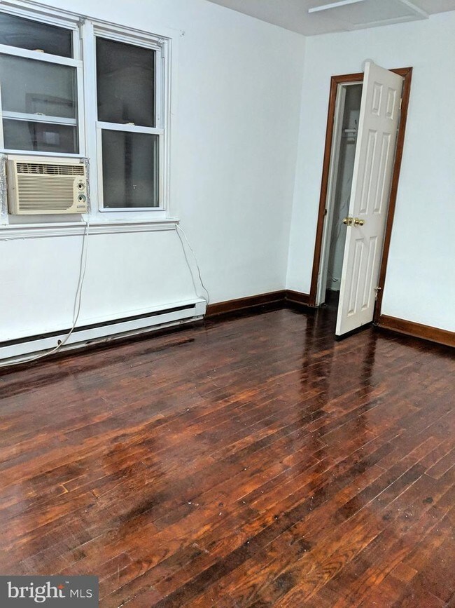 Foto del edificio - 8603 Chestnut Oak Rd