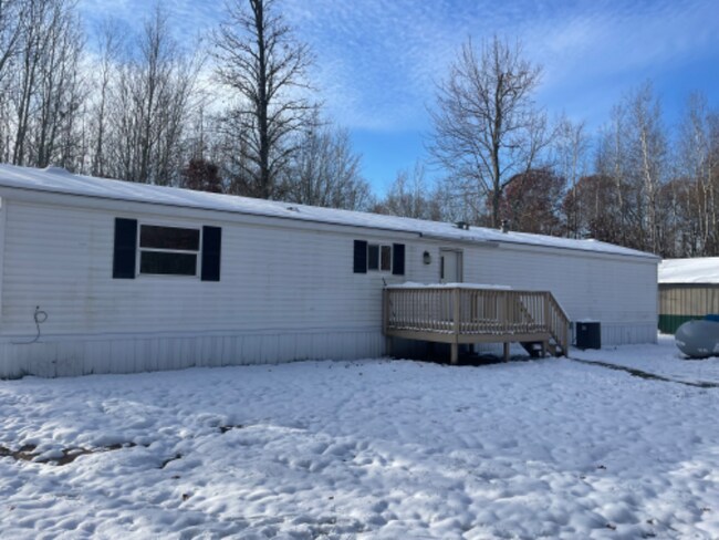 Foto del edificio - 9783 Tranus Lake Rd