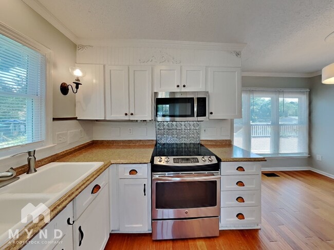 Building Photo - 4012 Iron Horse Rd