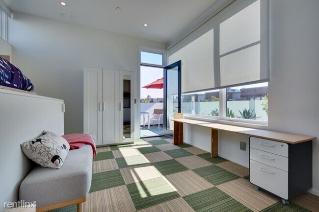 Building Photo - Studio, 1 bath Condo - 1160 66th Street