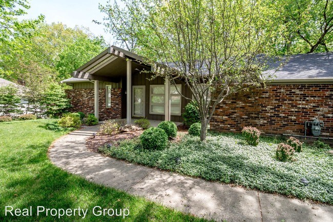 Building Photo - 3 br, 3 bath House - 3208 Woodbine Dr.