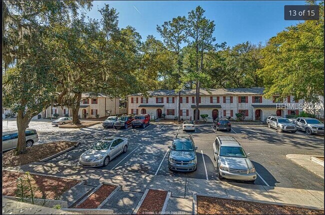 Parking - 400 William Hilton Pkwy