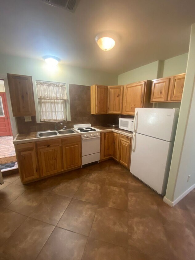 Foto principal - Cute 1 bedroom 1 bathroom unit with utilit...