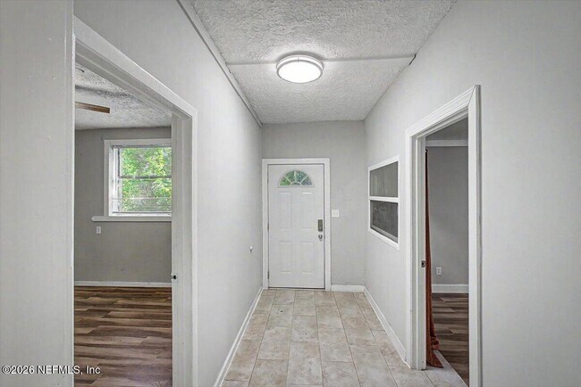 Building Photo - 2808 Myra St