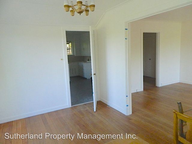 Building Photo - 245 Racetrack St