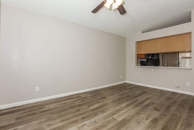 Foto del edificio - 1735 E Cheyenne St