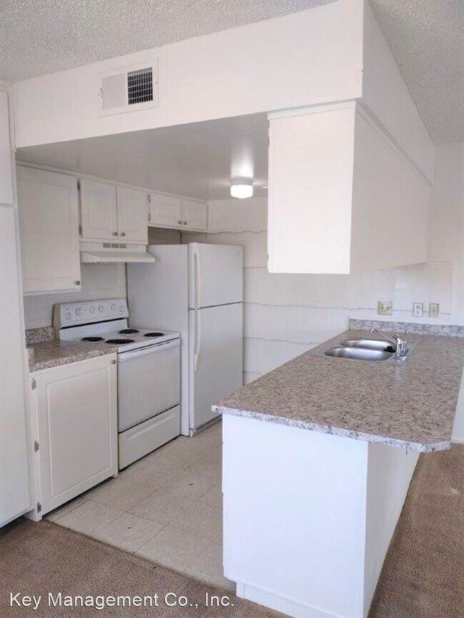 Building Photo - 2 br, 1 bath House - 8420 E. Roosevelt St.