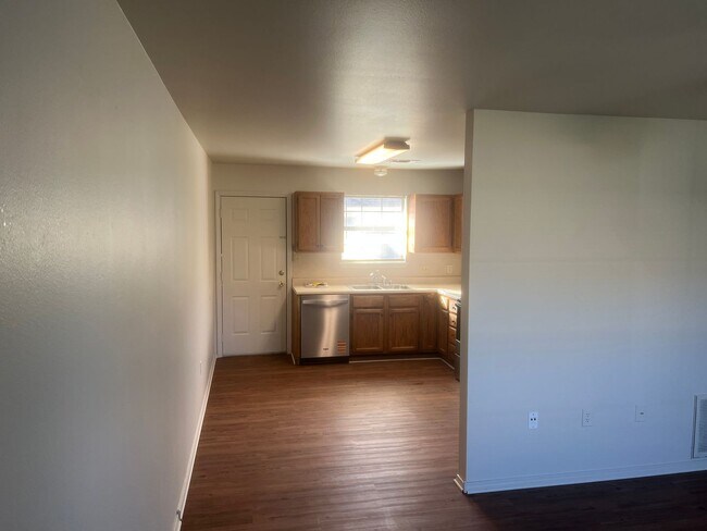 Foto del edificio - 350 S Davis St