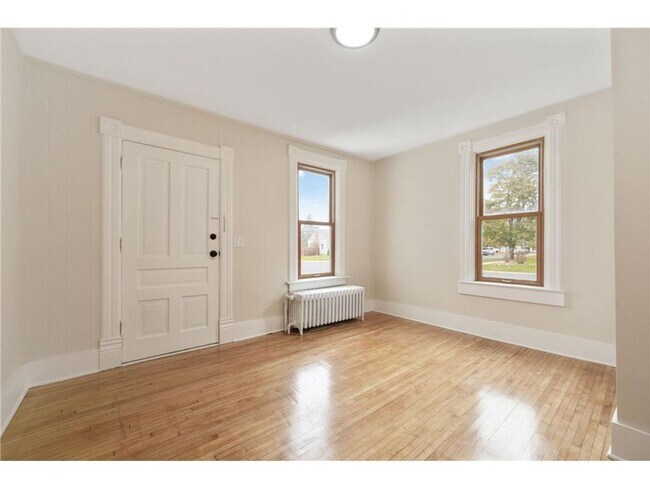 Foto del edificio - 438 3rd Ave E