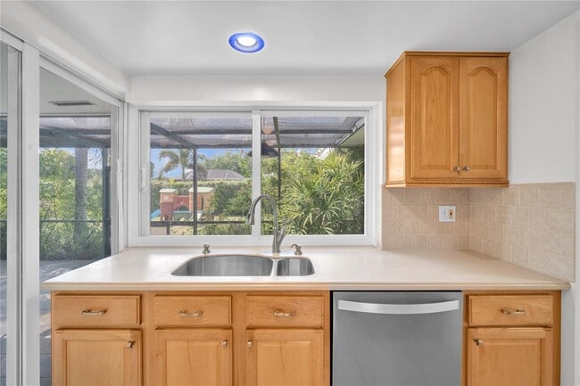 Building Photo - 15460 SW 82nd Ct