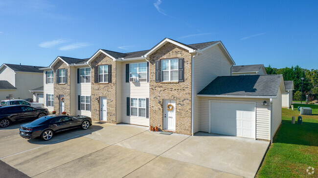 Building Photo - The Ridge Apartments & Townhomes