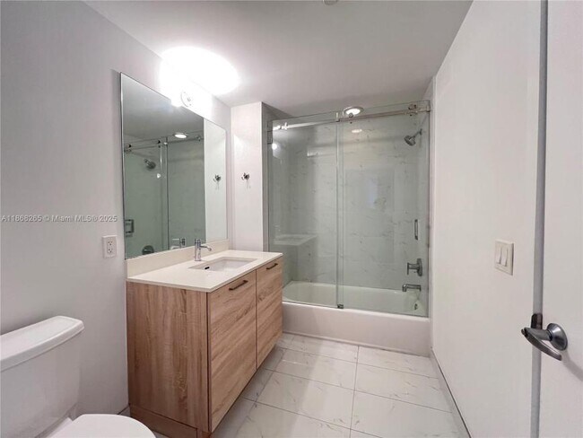 Building Photo - 2 bedroom in Sunny Isles Beach FL 33160