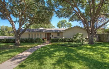 Building Photo - 4309 Sarita Dr
