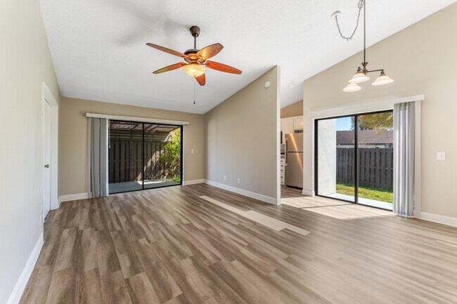 Foto del edificio - Super updated and gorgeous 3/2 villa!
