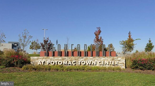 Building Photo - 1611 POTOMAC SHORES Pky