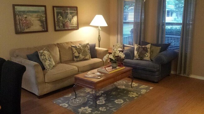 Foto del edificio - 9626 Copper Creek Dr