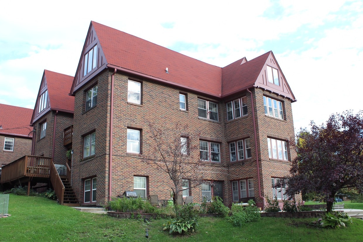 4345 Grand Ave, Des Moines, IA 50312 Condo for Rent in Des Moines, IA