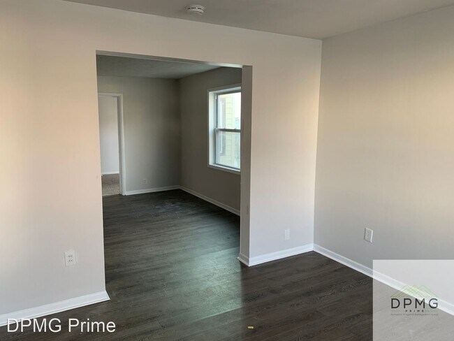 Building Photo - 3 br, 2 bath House - 1139 South Grand Avenue