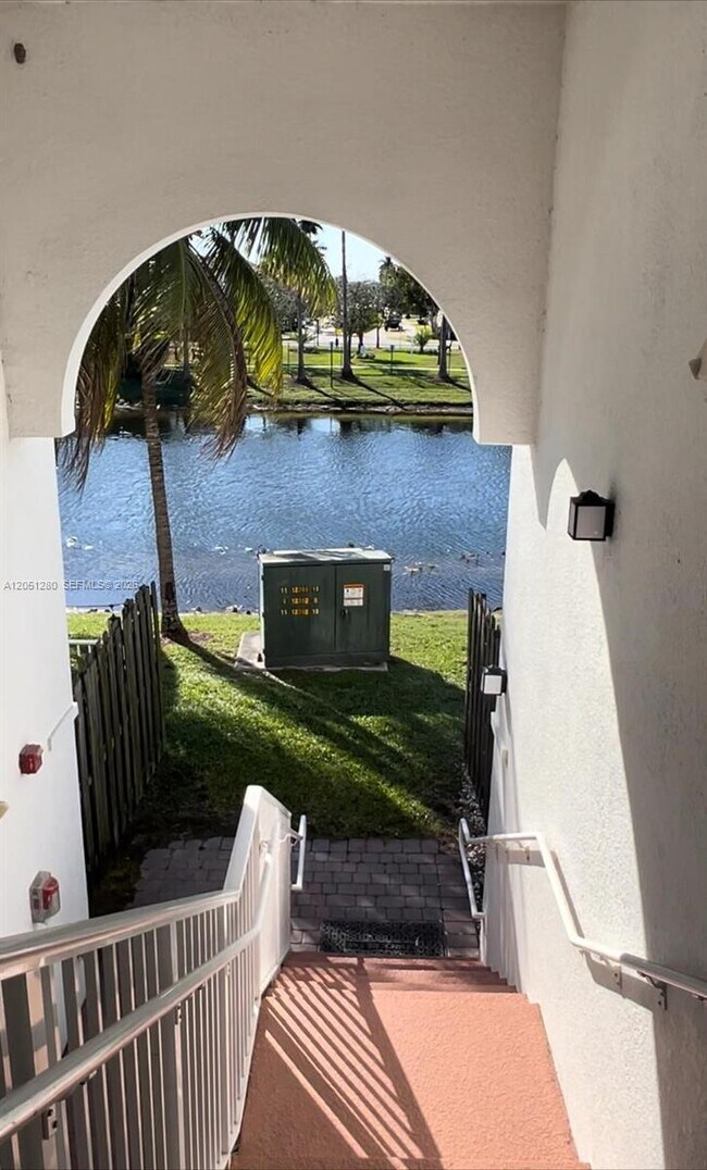 Foto del edificio - 8760 NW 97th Ave