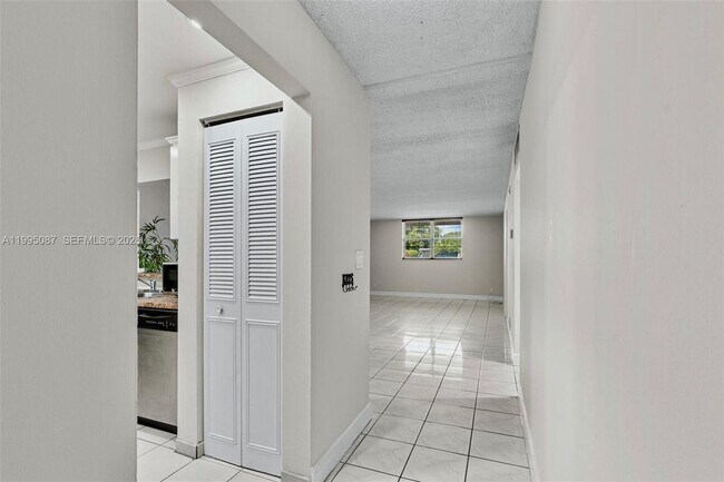 Foto del edificio - 1830 Dixieana St