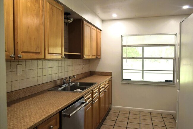 Building Photo - 134 Beechwood Ln