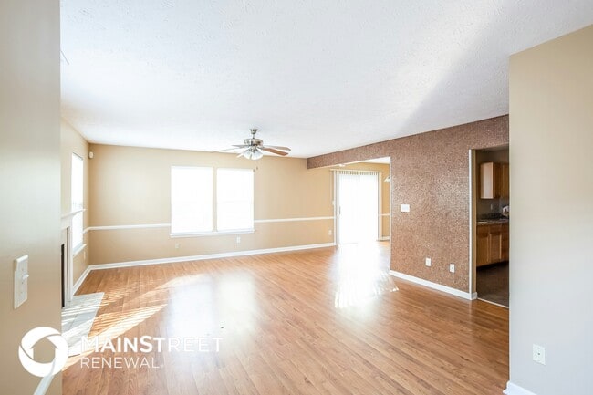 Building Photo - 2279 Salem Park Dr