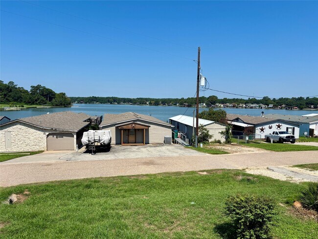 Building Photo - 13092 Enchanted Vista