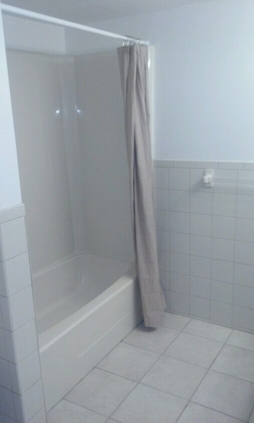 25 Old Henniker Rd, Hillsboro, NH 03244 House Rental in Hillsboro, NH