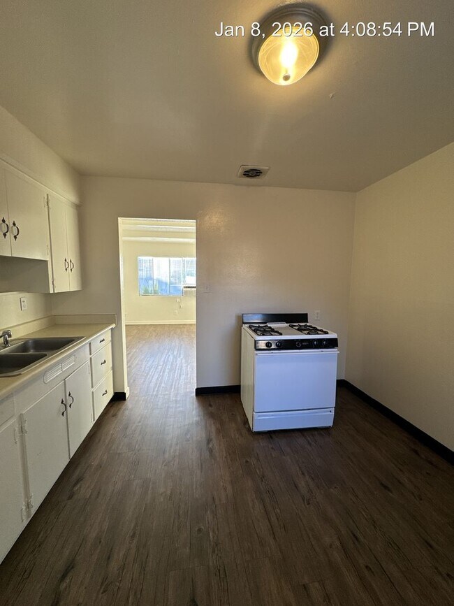 Building Photo - 3236