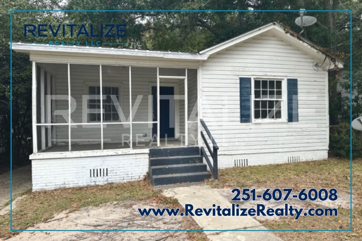 2 Bed/1 Bath Home in Mobile! House Rental in Mobile, AL