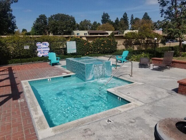5 spas - 1000 W MacArthur Blvd