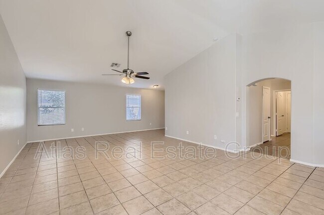 Building Photo - 13917 W Country Gables Dr