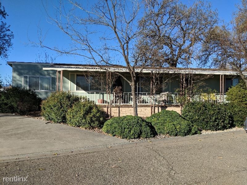 Foto principal - 8255 State Highway 99E