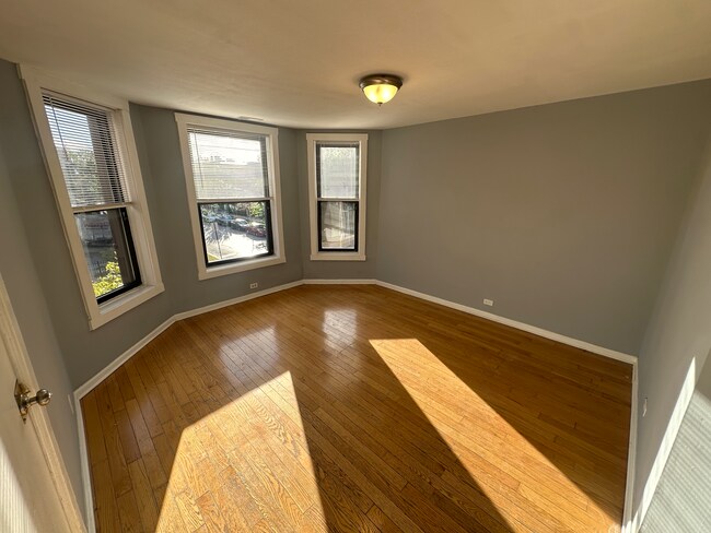 Building Photo - 2606 W Le Moyne St