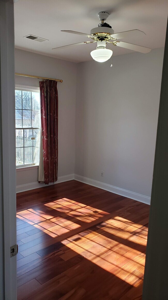 Foto del edificio - 5229 Craigs Creek Dr