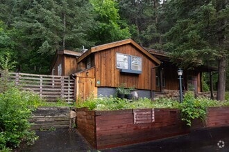Building Photo - 41 Silver Spruce
