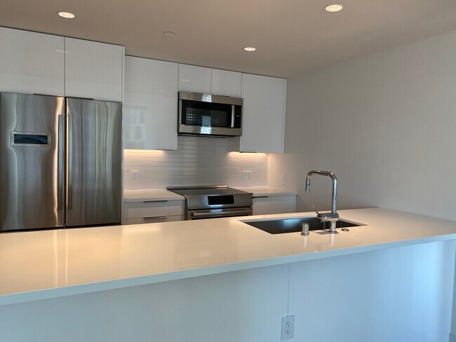 Kitchen - 1001 Queen St
