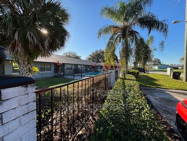 Photo - 1031 Columbia Ave House