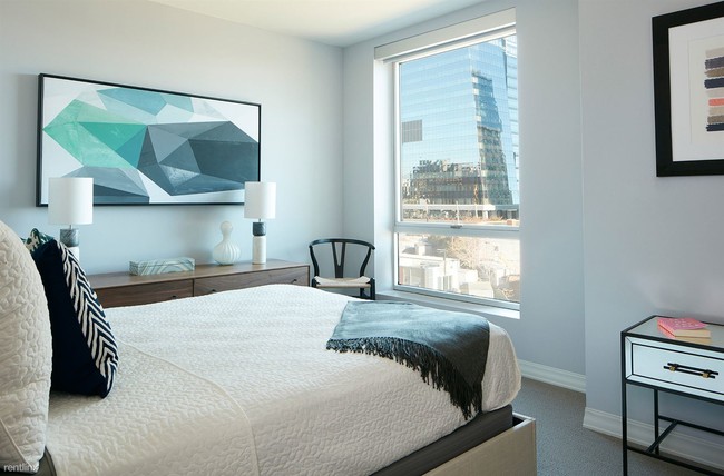 Building Photo - 1 br, 1 bath  - 89 Seaport Blvd Unit 101